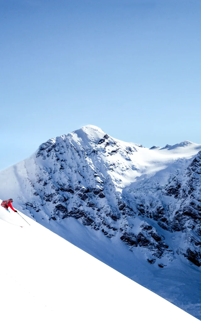 Hors-piste dans le Vallon du Clou à Sainte-Foy-Tarentaise, expérience freeride en pleine nature préservée