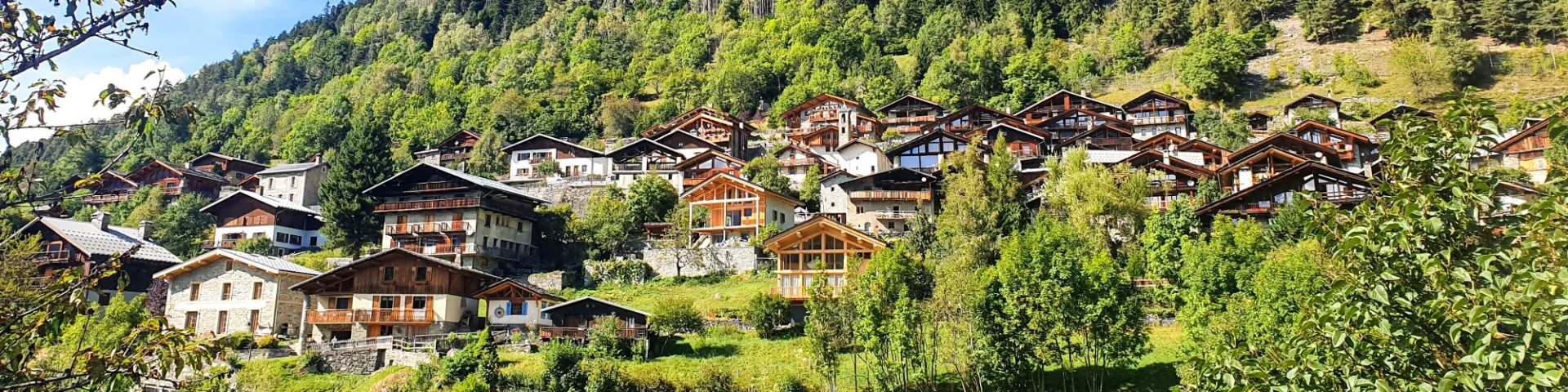 Hameau du Miroir en été à Sainte-Foy-Tarentaise
